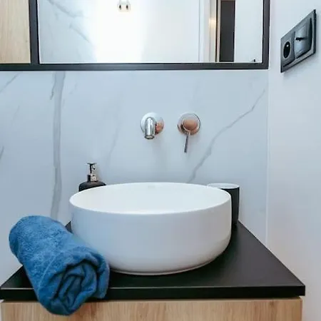 Modern, Cozy Apartment, Next To The Old Town!
