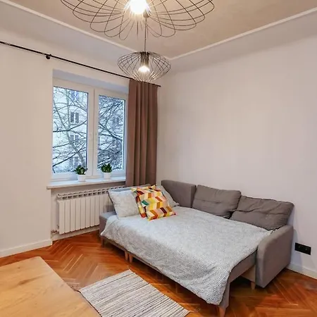 Modern, Cozy Apartment, Next To The Old Town!